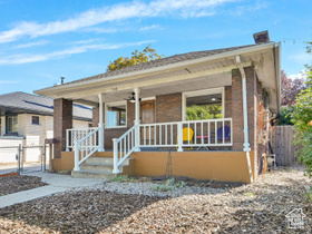 Photo 2 for 540 E Redondo Ave