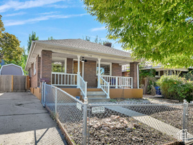 Photo 3 for 540 E Redondo Ave