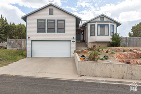 Photo 3 for 2235 W Sunnyside Dr