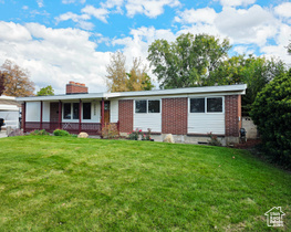 Photo 3 for 10433 S Carnation Dr