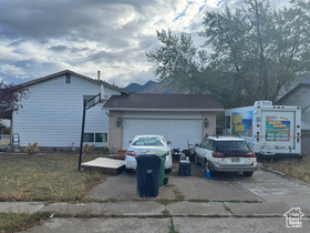 Photo 3 for 992 E Sunburn Ln