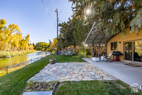 Photo 6 for 2887 S Cottonwood Dr