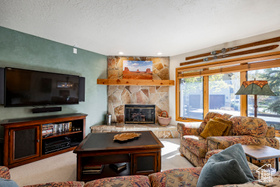 Photo 5 for 2442 Deer Lake Dr