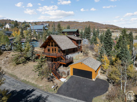 Photo 3 for 540 Aspen Dr