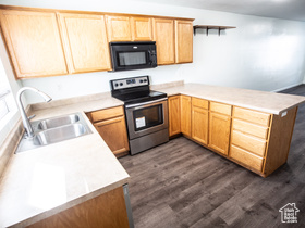 Photo 3 for 475 N Redwood Rd