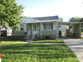 Photo 2 for 1223 E Oak St