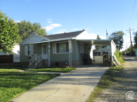 Photo 1 for 1223 E Oak St