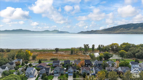 Photo 3 for 2256 E Loch Lomond Dr