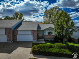 Photo 3 for 524 S Oak Ln #3