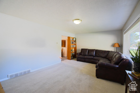 Photo 4 for 834 E Center St