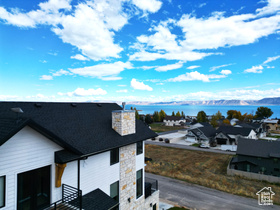 Photo 3 for 649 N Lochwood Dr #84