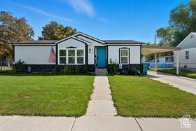 Photo 3 for 996 N 200 West