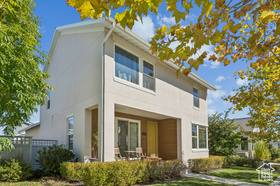 Photo 2 for 11411 S Holly Dr