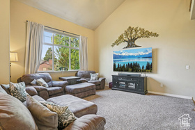 Photo 3 for 2218 W Mackay Ln