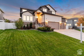 Photo 3 for 541 W Mountain Ridge Dr