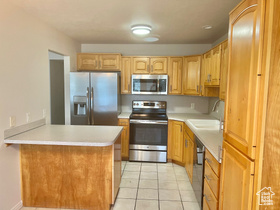 Photo 4 for 1168 E Holmes Creek Ln