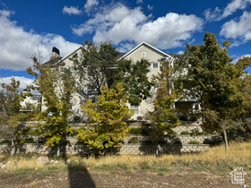 Photo 3 for 11776 S Grandville Ave  #112