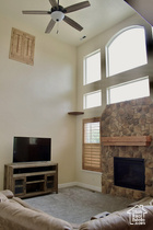Photo 4 for 469 E Vine St