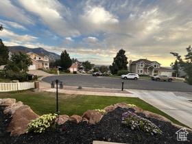Photo 3 for 516 E 3525 North