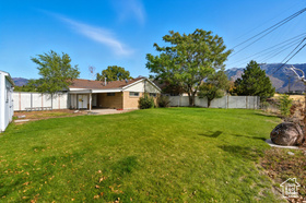 Photo 3 for 1156 E Serpentine Way