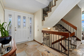 Photo 3 for 9447 S Grandview Cir