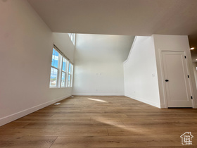 Photo 3 for 276 E Vaughn Ln #16
