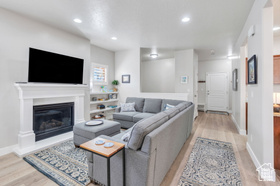 Photo 4 for 256 E Backhand Ln