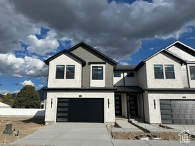 Photo 1 for 272 E Vaughn Ln #17