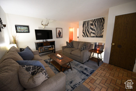 Photo 4 for 2306 W Bonniebrook Cir