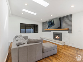Photo 6 for 2203 E Vimont Ave