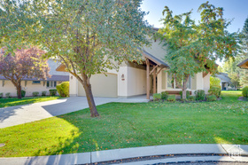 Photo 2 for 49 W Oberland Ct