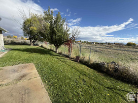 Photo 6 for 688 Birch Cir