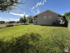 Photo 4 for 688 Birch Cir