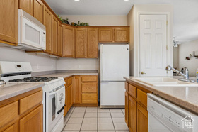 Photo 4 for 3296 E Hidden Dr