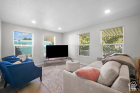Photo 6 for 1062 W Foxglove Dr #118