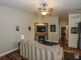 Photo 4 for 4478 S Kelmscott Ln #B