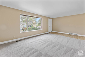 Photo 4 for 349 Belaire Cir
