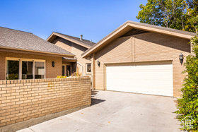 Photo 3 for 822 N Grandridge Ct