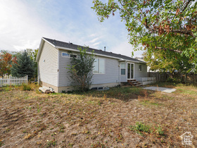 Photo 4 for 635 E Wildrose Dr