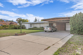 Photo 3 for 5440 S Alpine Dr