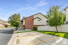 Photo 4 for 239 W Lyman Ln