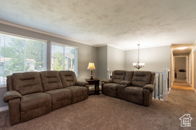 Photo 3 for 1422 E Winterwood Cir