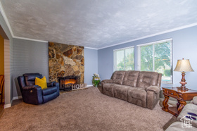 Photo 4 for 1422 E Winterwood Cir
