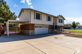 Photo 2 for 1422 E Winterwood Cir