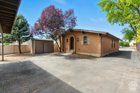 Photo 2 for 1314 E Crandall Ave