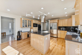 Photo 3 for 2382 Summerwood Dr