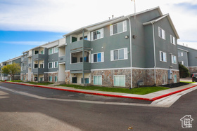 Photo 1 for 8082 W Copperfield Pl #21