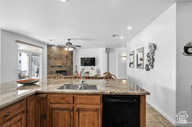 Photo 3 for 1845 W Canyon Dr #1806