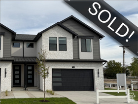 Photo 1 for 266 E Vaughn Ln #18