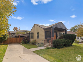 Photo 2 for 1056 E Elgin Ave